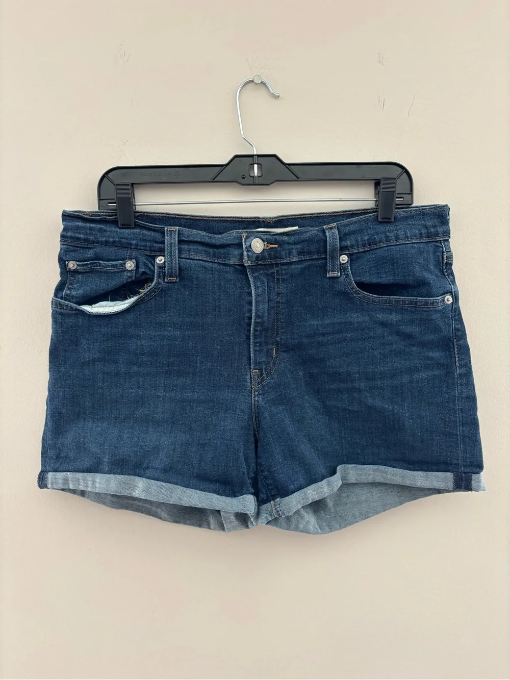 Levi Strauss & Co Dark Wash Denim Shorts Rolled Cuff Women's Size 32 - Picture 1 of 6